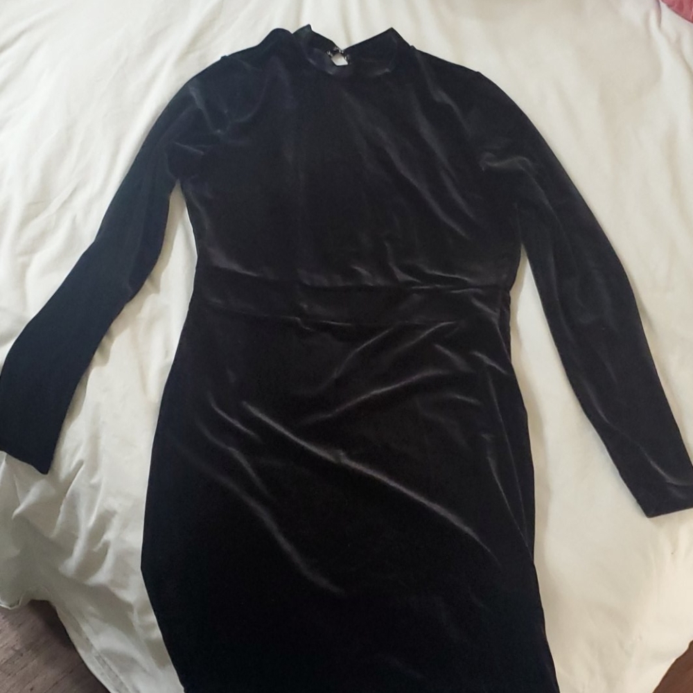 Dress - Picture 2 of 3